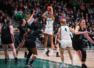 Huskies Roll Past Cascades, Advance to Canada West Semifinals