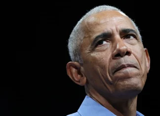 Obama says aliens exist, slams US politics