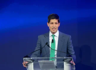 Trump Says Fed Pick Warsh Can Get Economy to Hit 15% Growth