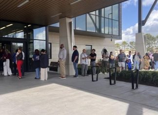 Texas sees record voter turnout in primaries, led by Democratic voters – Houston Public Media