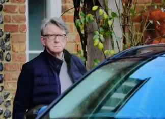 Keir Starmer was warned of ‘reputational risk’ in appointing Mandelson, files show – National