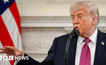 Trump buys time for Iran deal after frantic day of diplomacy