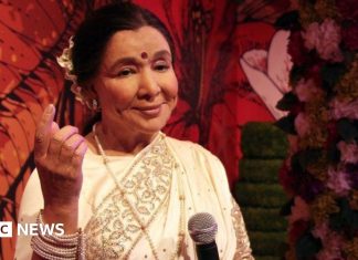 Asha Bhosle: The sound of Bollywood dies aged 92