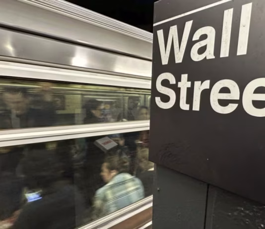 Markets today: U.S. stocks fall as oil prices keep spurting higher