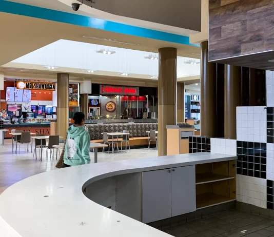 6 Old-School Mall Food Court Restaurants You Forgot About