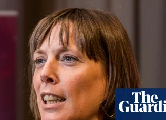 Four ministers resign as pressure rises on Starmer to quit | Keir Starmer