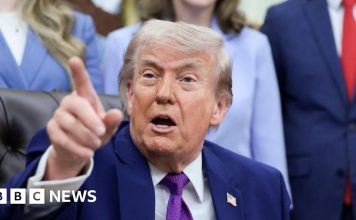 Trump says Iran ceasefire is on ‘massive life support’ – BBC