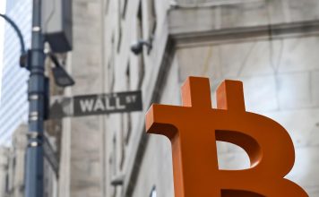 1 Top Cryptocurrency to Buy Before It Soars 1,600%, According to Cathie Wood of Ark Invest