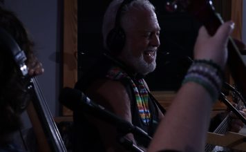 WMNF Live Music Showcase: Urban Gypsies Unplugged