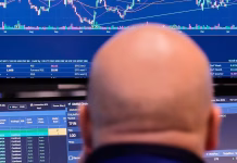 Markets today: Oil stocks hover below records