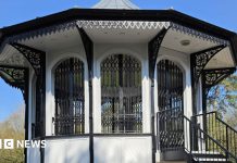 Bedford Park Victorian bandstand restored