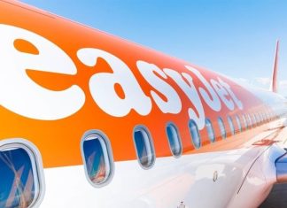 EasyJet to launch flight-plus-hotel option as holiday customers grow 22%