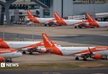 Thunderstorms delay hundreds of Heathrow and Gatwick flights