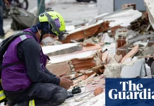 Venezuela earthquake: father and son found alive in rubble after four days as death toll nears 1,500 | Venezuela