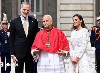 Pope Leo begins Spain visit with praise for government