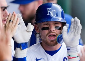 Bobby Witt Jr. exits vs. Cardinals with right knee injury