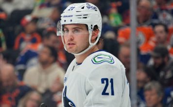 Hoglander traded to Predators by Canucks for draft pick