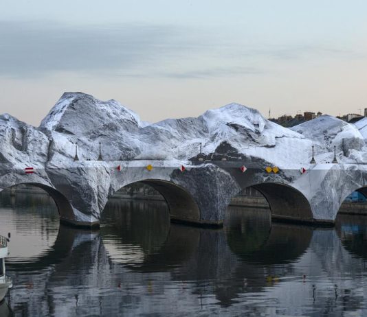 How Paris’ oldest bridge, Pont Neuf, was turned into a mountain cave
