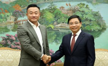 Vietnam seeks global expertise to develop cryptocurrency market: Deputy PM