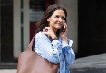 The Denim Trend People Are Wearing With Heeled Flip-Flops
