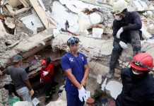 Venezuelans rush to identify the bodies of their loved ones as earthquake deaths multiply