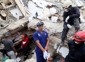 Venezuelans rush to identify the bodies of their loved ones as earthquake deaths multiply