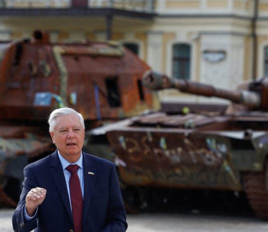 Sen. Lindsey Graham’s sudden death spurs false claims