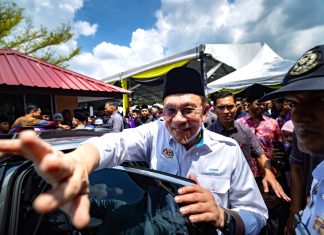 Anwar hints at bigger STR, SARA payouts if economy stays on track
