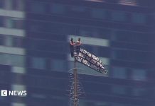 Two people climb to top of NYC’s Empire State Building