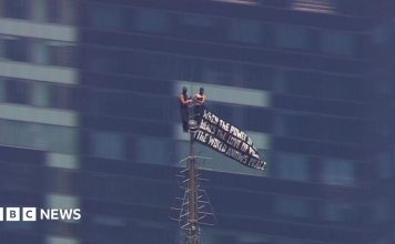 Two people climb to top of NYC’s Empire State Building