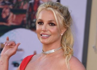 #SHOWBIZ: Britney Spears sparks safety concerns with wild freeway stunt following DUI arrest