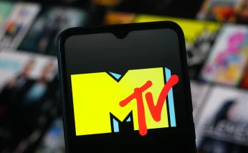 Dave Kendall, who spotlighted alternative music on MTV’s ‘120 Minutes,’ dies