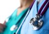 How does the current cyclosporiasis outbreak compare to previous surges?