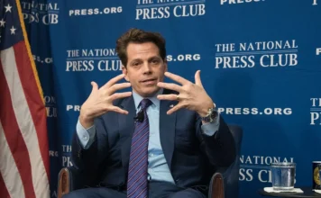 Anthony Scaramucci Says Clarity Act ‘Ten Times Better’ Than ‘Wild West Status Quo’ on Crypto, Wants Stakeholders to ‘Bank the Win’