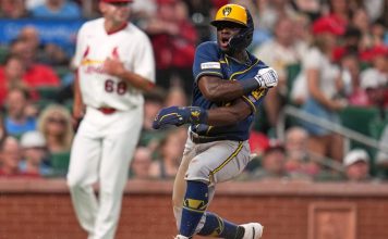 Luis Lara called up, debuts for Brewers