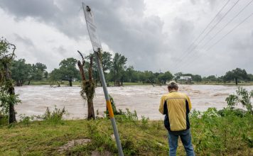Flood sirens blare in Texas as rivers reach perilous heights : NPR