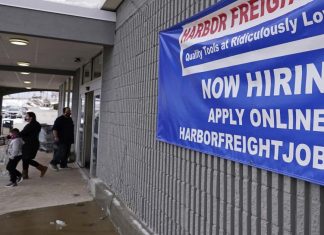 Global economy gets a lift as AI chip boom meets low U.S. jobless claims
