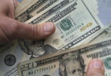 The 'grandparent economy' quietly keeping Americans afloat – WWNO
