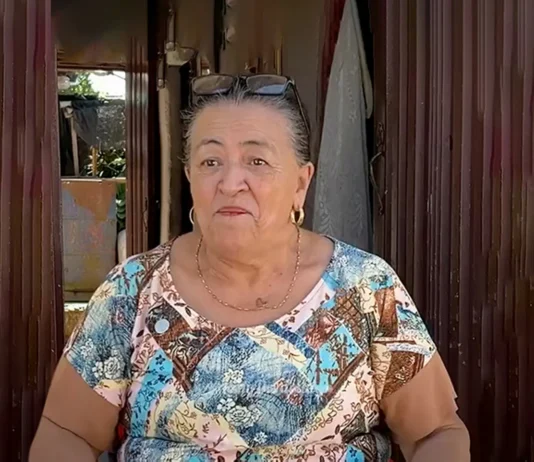 Colombian woman sells gossip, earns enough money to buy two houses