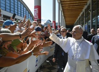 Catholic culture of love can counter the lies of hatred, power, pope says