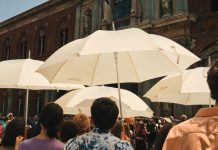 ‘Favourite fashion accessory’: Americans realise umbrellas can be used for sun