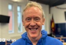 'Dream come true' for music group's Broadway show – BBC
