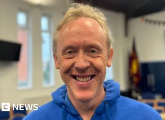 'Dream come true' for music group's Broadway show – BBC