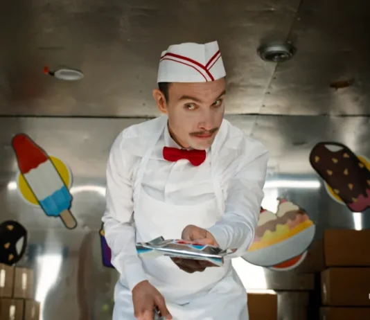 ‘Ice Cream Man’ Review: Eli Roth’s Splatter Movie Is No Treat
