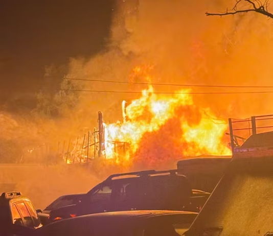 Highway shut down after auto shop catches fire in La Vergne