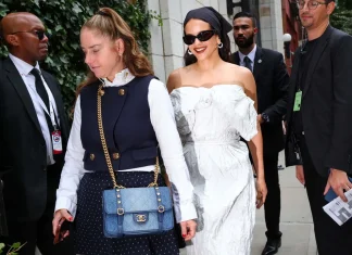 How to Wear a Handkerchief According to the Street Style Set