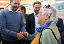 Quebec voters bring issues like economy, language and health to advance polling | National News