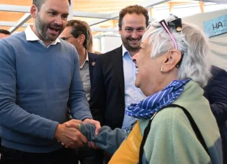 Quebec voters bring issues like economy, language and health to advance polling | National News