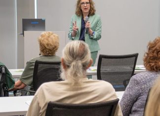 Seniors embrace the digital age with LIFE EDU classes | Lifestyle