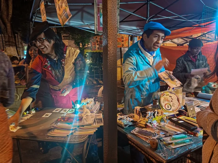 Expositores_en_feria_nocturna_de_La_Paz.jpg